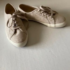 Old Navy Women’s Sneakers NWOT Size 6